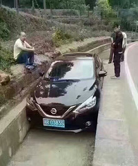 ����֪��Ϊʲô���촰��Ҫ��һЩ��