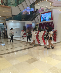 �Ϳ����ö�Ů��վ�⳵ǰ���� Ŀ������OS��˭����������