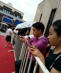 ����ĳ����¥���ϳ� �����ŵú÷�񣡾�˵�Ŷ����е�����...