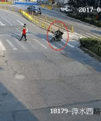 СѧŮ����У�ſڱ���� İ�������ѿ������Ŷ�������