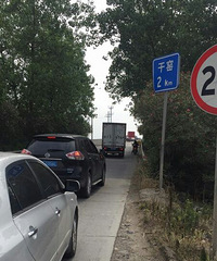 ͻ��������һŮ����������ѹ �������ֱͦͦ���ڳ�������..