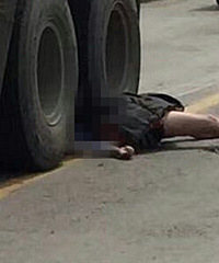 ͻ��������һŮ����������ѹ