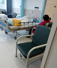 [������]�������Ӱѻ���4���µ����Ŵ��ҽԺ