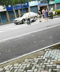 ����һ����ײ�˵綯������˾������������ôײ�ϵ�