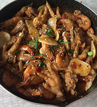 酒足饭饱 教你自制肉蟹煲