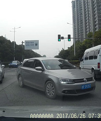 ���·�ڲ�Ӧ��װ����ת���źŵ�ô��һ���¹ʴ�Ҷ��������ˣ�