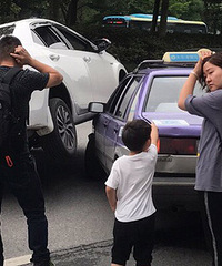 ţ��������վ���� ˽�ҳ����ڳ��⳵ͷ��