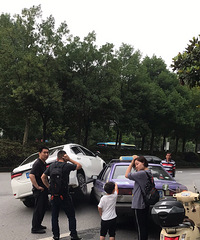 ������·�����¹� ���⳵��ײ���¼��� �ֳ�׳�ۣ�