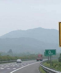 8���� ���ǵĵ��ӹ�����û���� �̶�һ���¾�ץ��300����