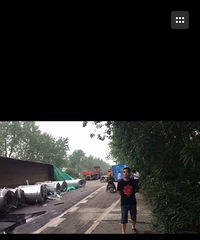 ͻ����320��������·����̨�ҳ�ӭͷ��ײ  ������·ȫ����