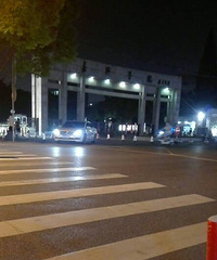 �����������ƿ��Ȫˮ������ ĳ��У�ſ�