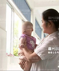 "嘉兴一妈妈把刚出生的儿子扔进垃圾桶,出月子后乱和男子开"