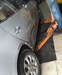 ����ͣ�Ż���ײ�� �����öԷ�������һ����ݵĳ��з�