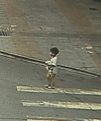 ���ģ�2����ͯ���ԴӼ����߳�������˭�͸�˭�ߡ�