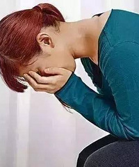 "可怕!24岁杭州姑娘长期熬夜,拼命减肥,提早进入了更年期!医"