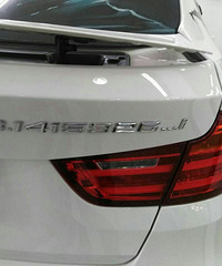 �ⱦ��β���е�ţ �Ǹ�Բ���ʣ�