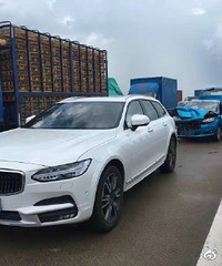 ����׷β�ֶ��� һ����ͷײ�� һ����������