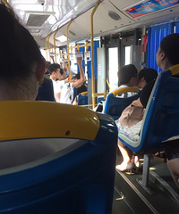 һ���������� ����һ��С���¹�Ȼ������