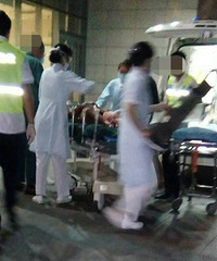 �ң�С�ﱻͬ��һ��ͱ���ز� ������Ѫ�Ǳ��͵�ҽԺ