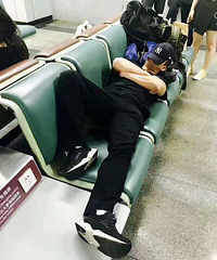 �⾩�������ˣ������ڼ�����վ�����⾩�ˣ�