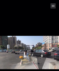 ���η���һ���� С�γ�����Ƕ�ײ���ˣ�