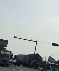 �����ˣ�320������һ�����෭ ֱ�ӵ�����һ��������