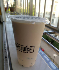 ������Ϻ������̲��ζ��һ�� ÿ��·����������һ��