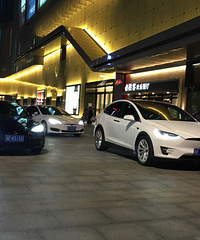 �˰۰�㳡�Ͼ����ڶ���˹�� ��һ����ȴ���Ų����ߡ���