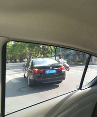 ����·�Ѿ������ˣ���˵����ײ�ϵ�ƿ��