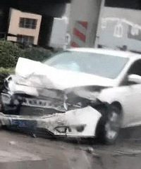 ƽ������3����ײ�¹� 3������������أ�1�������У�