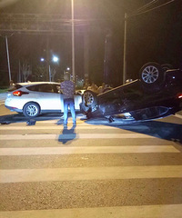 �縣�������س��� һ������ײ���Ľų���