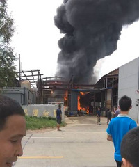 突发!黑烟直冲天空 嘉善某厂着火了!