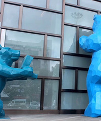 ����������˰۰������ֶ�һֻ��ɫ����