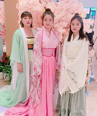 �Ͻ����˰۰���С���������ѵ�����������~