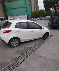 ���ؾƵ긽���г���̥������ˮ����  ���ѣ��߸�Ь���Ӹ�