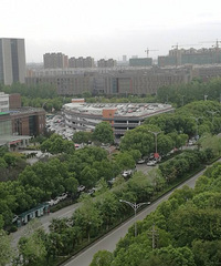 ����Ժ��¥ͣ������ô��ճ�λ �����кö೵��Ըͣ·��~