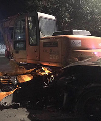 ��ҹС�γ�ײ�ϡ�������  С����ͷ�����õ���