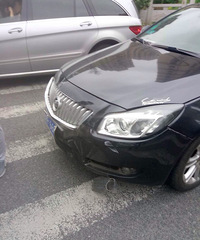 ����·�������ںͱ�����ײ Ȼ��ײ��һ�Ա�ˡ�����