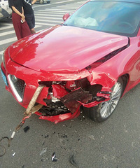 ������·����˼�����ϰ���������ŷ��˼�ϳ�ͷײ�����ˣ�