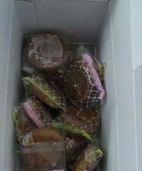 比抠门还可恶!公司昨天发的月饼都长毛了!