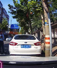 嘉善的路边停车收费太坑了!停了7分钟就要收费……