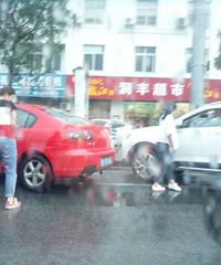 �����ˣ��ɻ��г�Ů˾��ײ��Ů˾�� �׳������������֣�