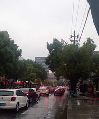 ����·�볣���·������������΢��ײ ���½�ͨӵ��