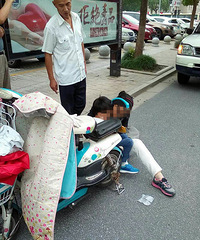 ���ۣ�����ĳС���ſ���С�����ֿ��ڵ�ƿ������