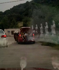 �����ܴ̼�������һ��ʻ�����ĺ����������� ������С����