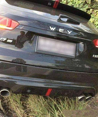 ����VV7�³���ײ�ˣ�ǰ���������� ���ҵ��� ������������