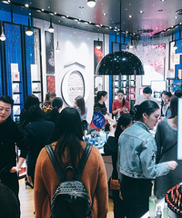 �˰۰鿪��ޢר���ˣ���һ�쿪ҵ �˱�����