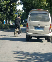 ���������ˣ���С����ﳵ�����ֻ�  ���˳�ײ��������