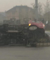 �������С�γ���ײ С�γ�û�´����ȴ����