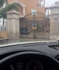 ���±����������